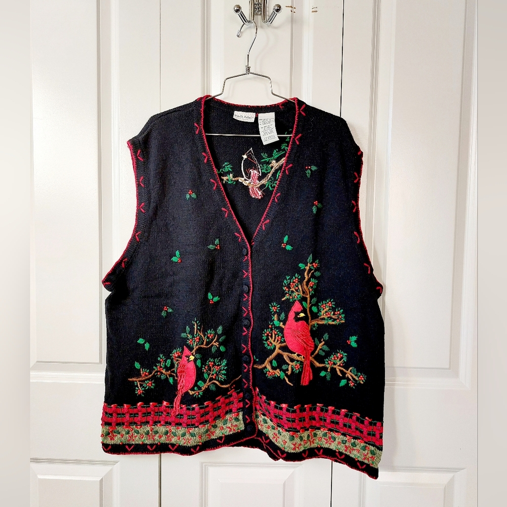 Christmas Cardinal on Spruce Tree Sweater Vest 26W/28W White Stag Holiday‎